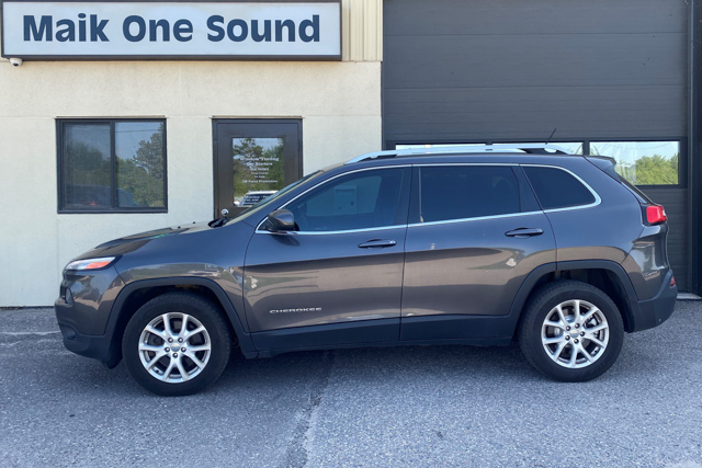 2015 Jeep Cherokee with professional window tint in North Bay